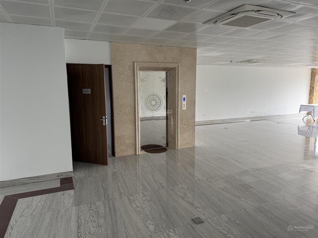 Chính chủ cho thuê làm văn phòng, cho thuê 4 tầng, 130m2/tầng