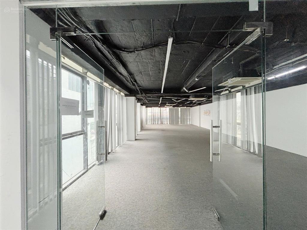 Cho thuê mặt bằng làm vp đại diện bán dự án cao xà lá nguyễn trãi 180m2