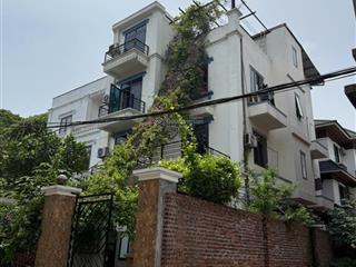 Chính chủ gửi bán căn biệt thự đẹp nhất bắc ninh diện tích  204 m2 vị trí đắc địa lằm ngay cửa