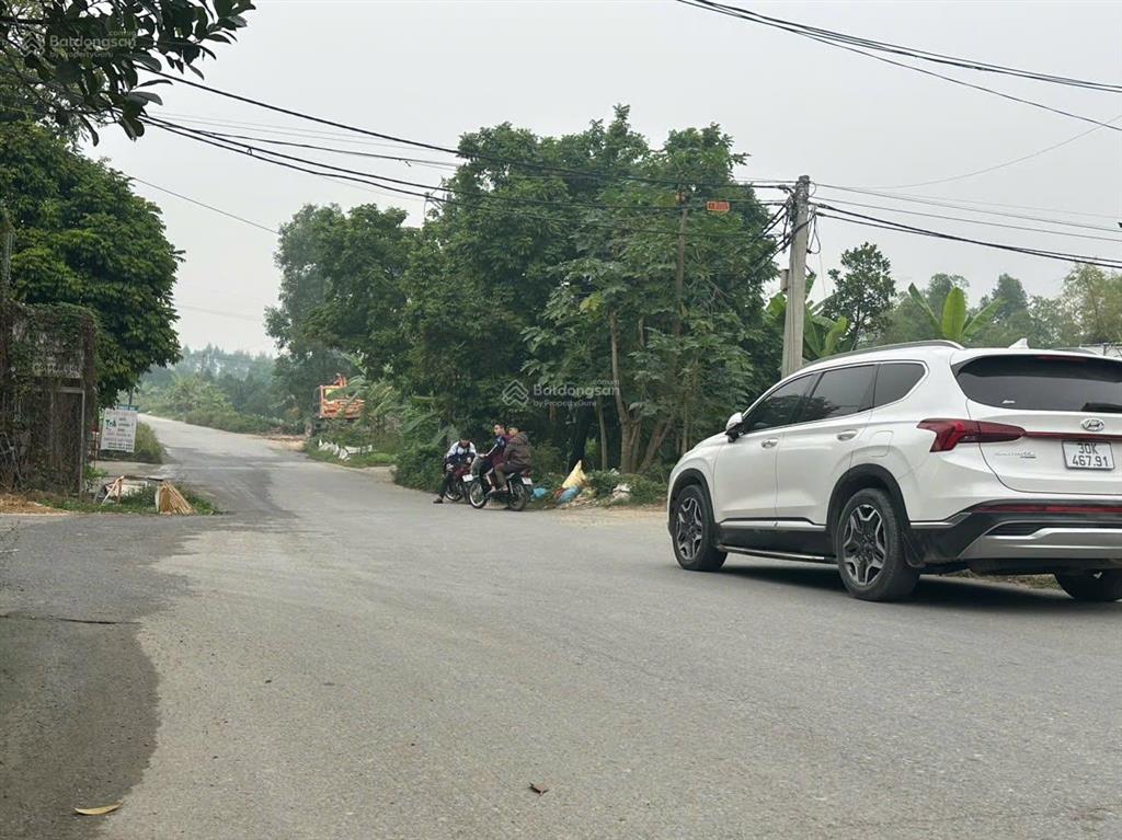 Chính chủ gửi bán lô đất trục chính liên bão  tiên du. đường xe tải chạy vi vu