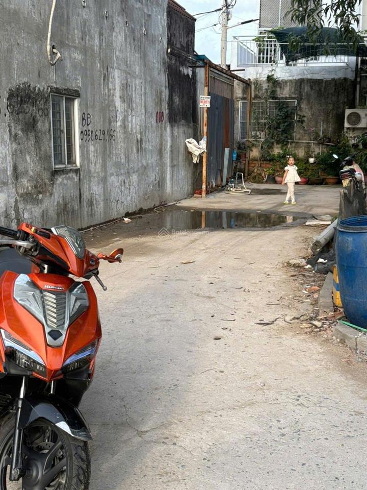 Bán nhanh 3 lô đường 24, hẻm xe hơi 7 chỗ , cách vài bước chân ra mặt tiền, sẵn sổ