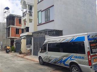 Còn 4 nền đủ hướng  hẻm 7m, sổ sẵn, giá chỉ 3tỷ3 cho khách chọn ạ