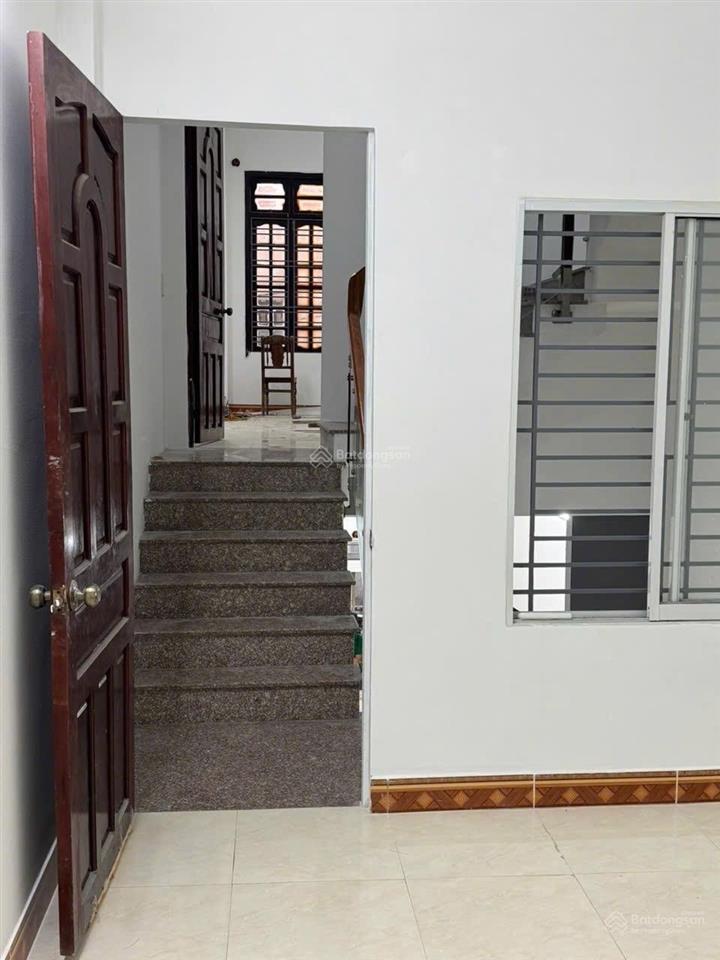 Bán nhà 3 tầng kiệt oto thông phó đức chính ra trần duy chiến cách biển 700m.