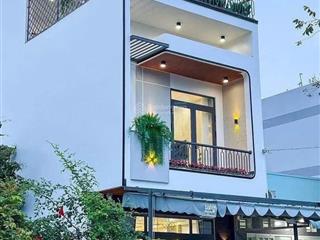Bán căn nhà 1 lầu giá 815 triệu có sân thượng mặt tiền gần chợ bình chánh