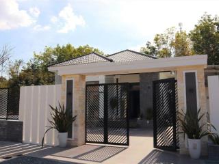 Cần bán gấp căn nhà vườn giá 1tỷ215 10x20.5m tân liêm gần chợ phú lạc  bình chánh