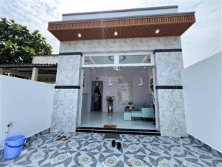 Cần bán gấp căn cấp 4  5x16,4m gần chợ hưng long  bình chánh