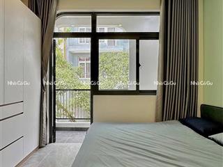 Căn hộ mới, full nội thất, có ban công