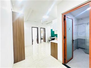 Căn hộ 2 phòng ngủ full nội thất, có ban công, máy giặt riêng