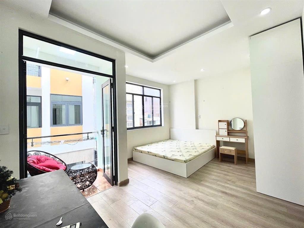 Studio ban công cực chill đầy đủ nội thất ngay tại khu phố ẩm thực phan xích long, phú nhuận