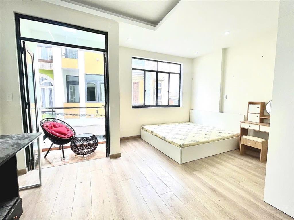 Studio ban công cực chill đầy đủ nội thất ngay tại khu phố ẩm thực phan xích long, phú nhuận