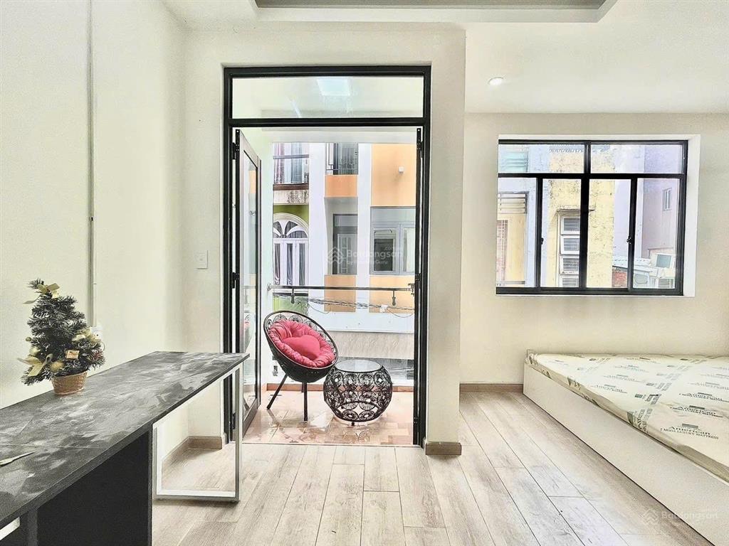 Studio ban công cực chill đầy đủ nội thất ngay tại khu phố ẩm thực phan xích long, phú nhuận