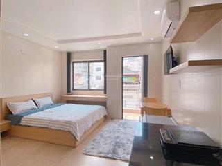 Thuê ngay phòng 30m2 di chuyển vài phút đến uef gtvt hbu và ngã tư hàng xanh tại d2 nguyễn gia trí