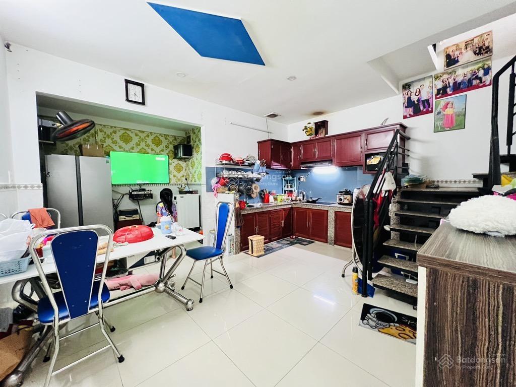 Định cư gấp bán nhà hẻm xe hơi tránh 8m phan văn hớn, quận 12