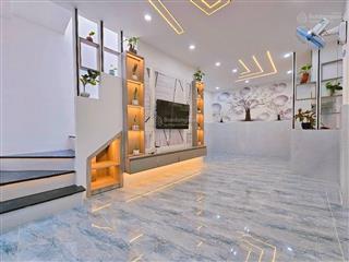 Bán nhà phan văn trị  cách emart phan văn trị chưa tới 1km  ngang ~4m, chỉ nhỉnh 4 tỷ