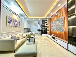 Chính chủ chị tú bán nhà yên hòa 36m2, 5 tầng, mt 3.8m, giá 6 tỷ, sổ đỏ, ngõ 2,53m