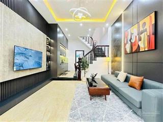 Rao bán nhà gần đại học tài chính marketing, đường thích quảng đức, q.phú nhuận. giá 3,270 tỷ, 42m2