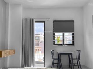 Cho thuê studio ban công 30m2 full nội thất ngay trung tâm phú nhuận