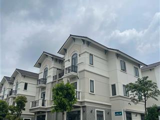 Chính chủ cần tiền bán gấp biệt thư centa city, 135m2, 4pn, 5wc, hướng nam gần công viên