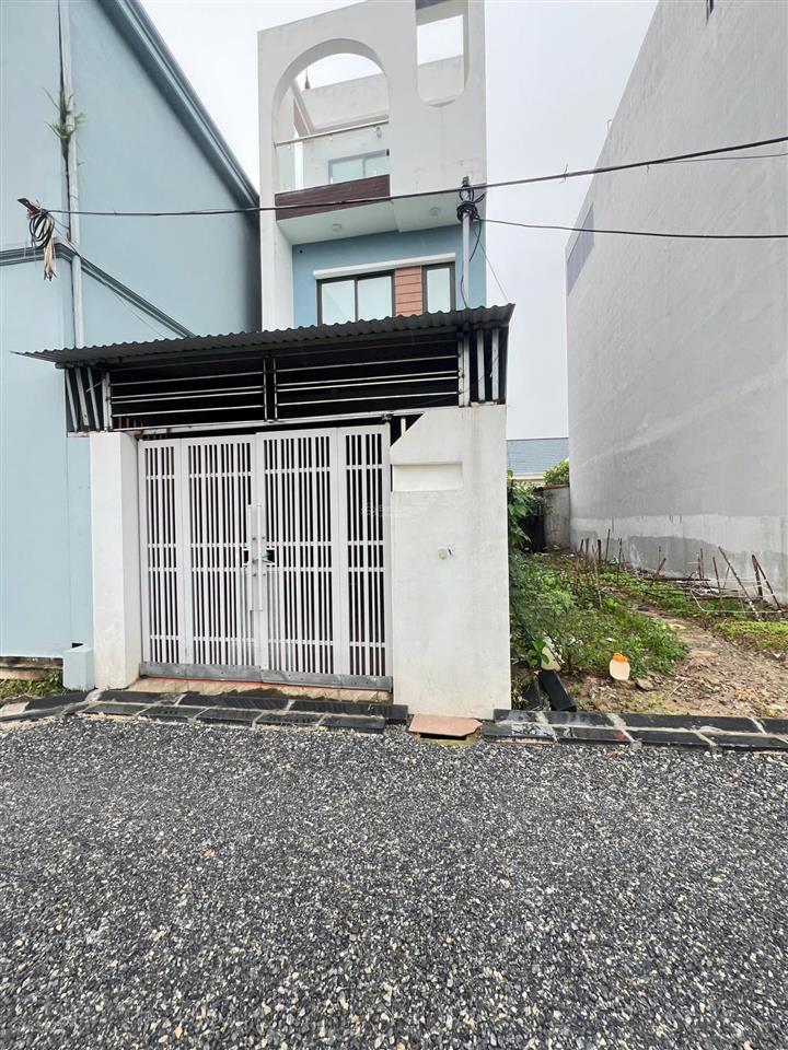 Nhà đẹp 3 tầng ở ngay xuân nộn, đông anh gần chợ kim, trường học, đường ô tô thông