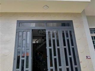 Chính chủ cần bán gấp căn nhà 1trệt 1lầu. giá 720tr full thổ cư 100%