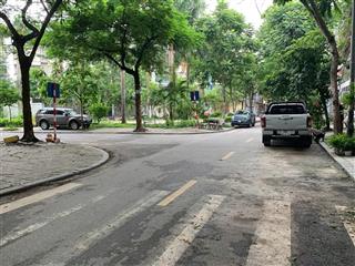Bán nhà thấp tầng xây thô kđt mới văn phú đường 14m vỉa hè k/d/ở/ vp