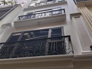 Toà văn phòng phố hoàng ngân trước nhà công viên 106m2 x 7 tầng mt 7.2m, giá 43 tỷ cầu giấy