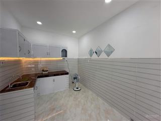 Bán nhà ngay bình hưng  bình chánh  để lại nội thất cơ bản  sổ hồng riêng