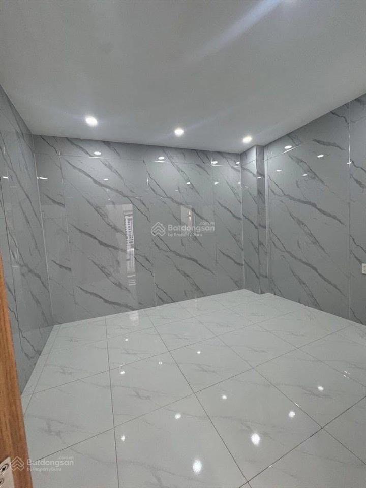 Nhà đẹp hẻm thông 6m ô tô đỗ cửa. dt 48m2 sát vách bệnh viện bình tân