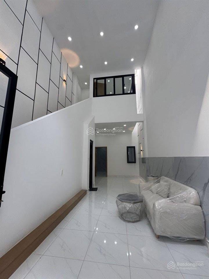 Nhà đẹp hẻm thông 6m ô tô đỗ cửa. dt 48m2 sát vách bệnh viện bình tân