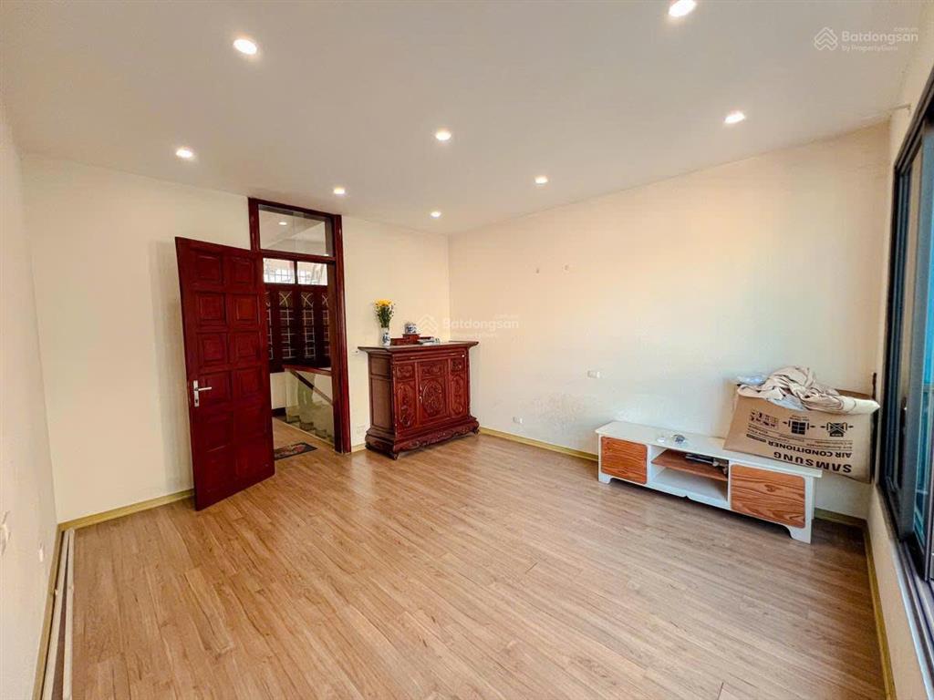 Hộ khẩu giang văn minh! 2 thoáng, mt 5m, 40m ra ô tô, ngõ thông, ba gác, dân xây, ở ngay 45m2*5t