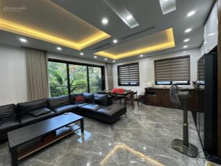 Chính chủ  bán nhà 7 tầng yên lãng 57m2  mặt tiền 10m. căn góc full nt gara oto + thang máy. sđcc