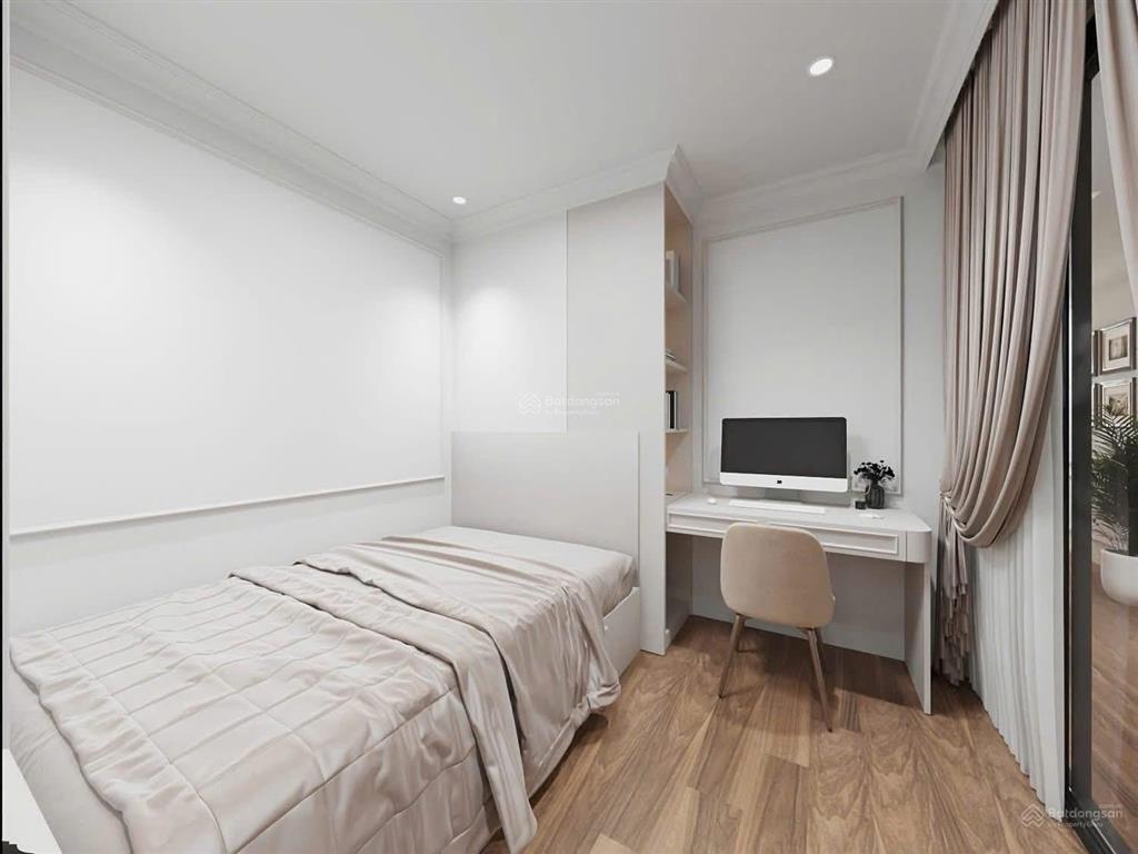 Bán gấp căn hộ vinhomes nguyễn chí thanh 167m2  4pn full nội thất cao cấp giá 23.5 tỷ