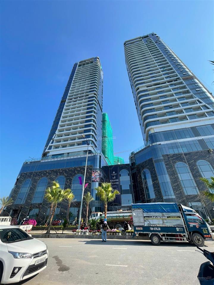 Duy nhất 1 căn góc view bãi tắm ,full nội thất 5 sao , vận hành luôn