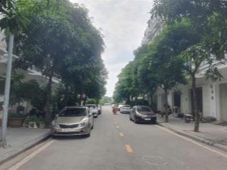 Bán liền kề kiến hưng 70m vị trí đẹp đường 24