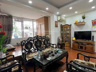 Chính chủ cần bán tập thể tầng 3 trương định. ô tô đỗ chân cầu thang  có nhà để xe