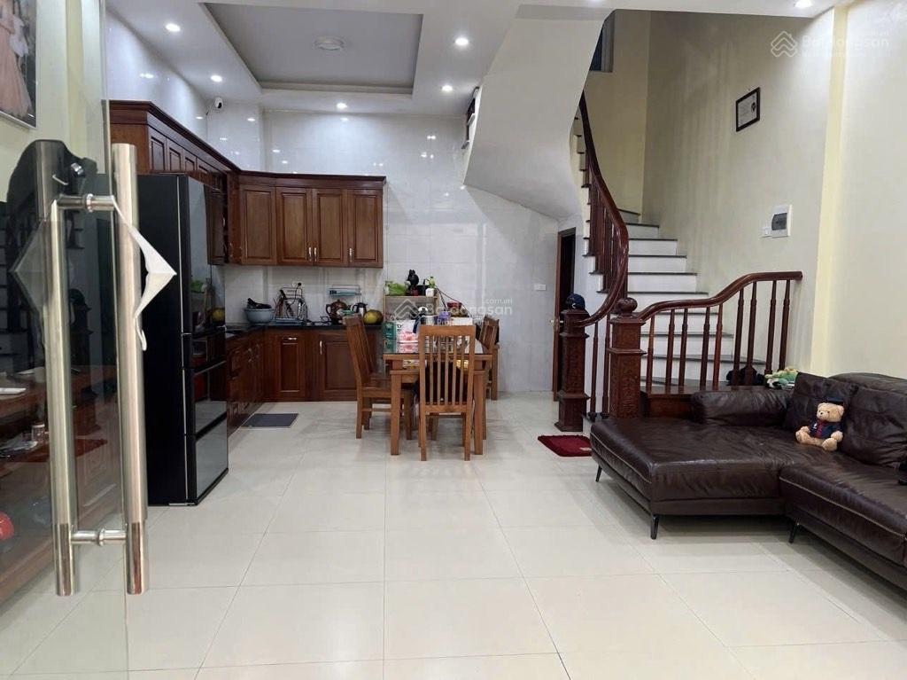 Bán nhà riêng tại ngọc trục hàng xóm vạn phúc  42m2  mt 5m