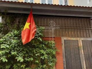 Cần bán gấp nhà 12, số 5 khu tập thể đại học thủy lợi tại ngõ 95 đường chùa bộc. sdcc