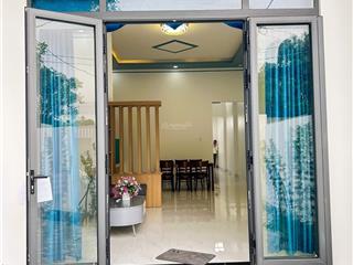 Nhà mới xây chưa ởchủ cần bán về quênhà tại tp long khánh(cũ)