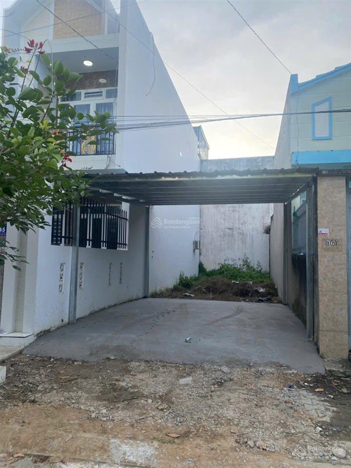 Bán lô đất ngay hóc môn  4,5x18 mặt tiền đường nhựa lớn 10m khu bàn cờ  sổ riêng full thổ cư