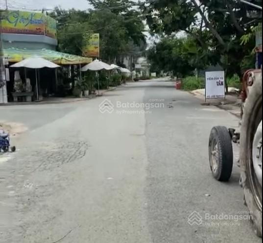 Bán lô đất ngay hóc môn  4,5x18 mặt tiền đường nhựa lớn 10m khu bàn cờ  sổ riêng full thổ cư