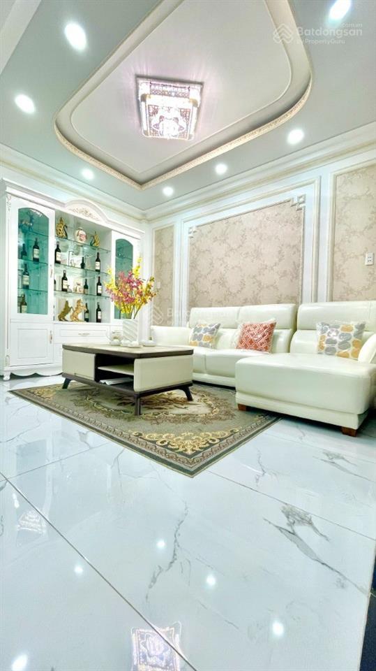 Bán nhà 3 tầng dt 4.5x11m, cách võ văn kiệt 400m  hẻm nhựa đẹp rộng 6m  giá 6.3 tỷ