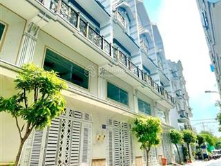 Bán nhà 3 tầng dt 4.5x11m, cách võ văn kiệt 400m  hẻm nhựa đẹp rộng 6m  giá 6.3 tỷ