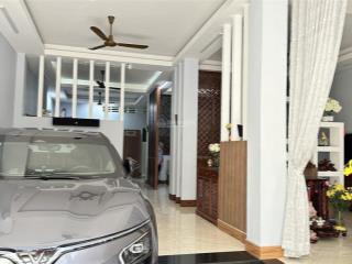 Bán biệt thự , quận 8, ngang 8 dài 23, oto ngủ trong nhà 2 chiếc, diện tích gần 200m2