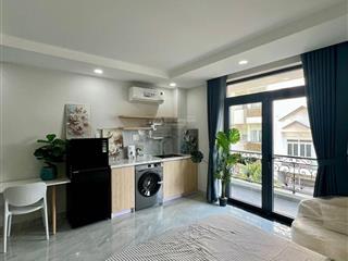 Căn hộ ban công 30m2 quận 1 đường nguyễn văn cừ gần đại học khoa học tự nhiên đh sài gòn  sư phạm