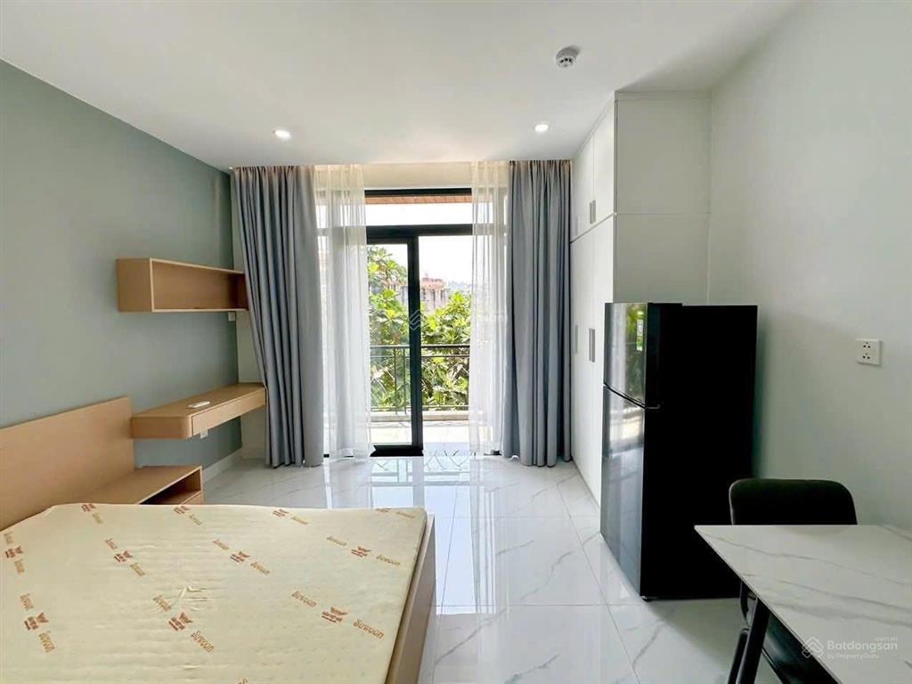 Cho thuê căn hộ studio ban công 30m2 quận 3 đường nguyễn đình chiểu gần công viên tao đàn, dân chủ