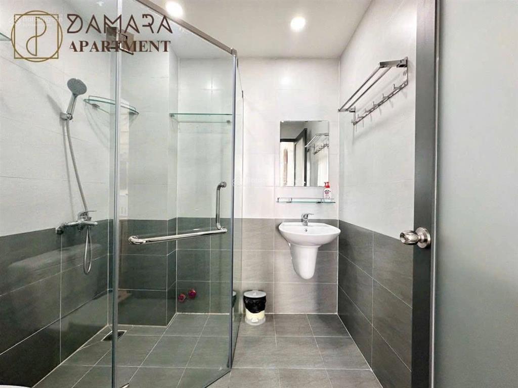 Cho thuê căn hộ ban công 30m2 q10 đường nguyễn tri phương ngay đại học kinh tế ueh vạn hạnh mall