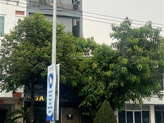 Bán nhà 4 tầng 10pn đối diện tt hội chợ triển lãm. đang cho thuê 20tr/th