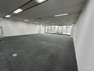 Cho thuê vp tòa nhà trần thái tông dt 210m2 và 255m2 giá 300k/m2/th, lô góc 3 mặt kính thoáng