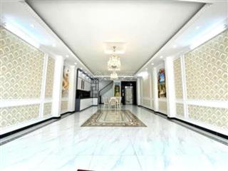 Gần công viên hồ lớn 31ha gia lâm sát vinhome 110m thang máy  0961 503 ***