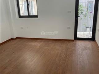 Căn hộ tập thể phố trần quốc hoàn, dịch vọng, cầu giấy 100m2 4.15 tỷ